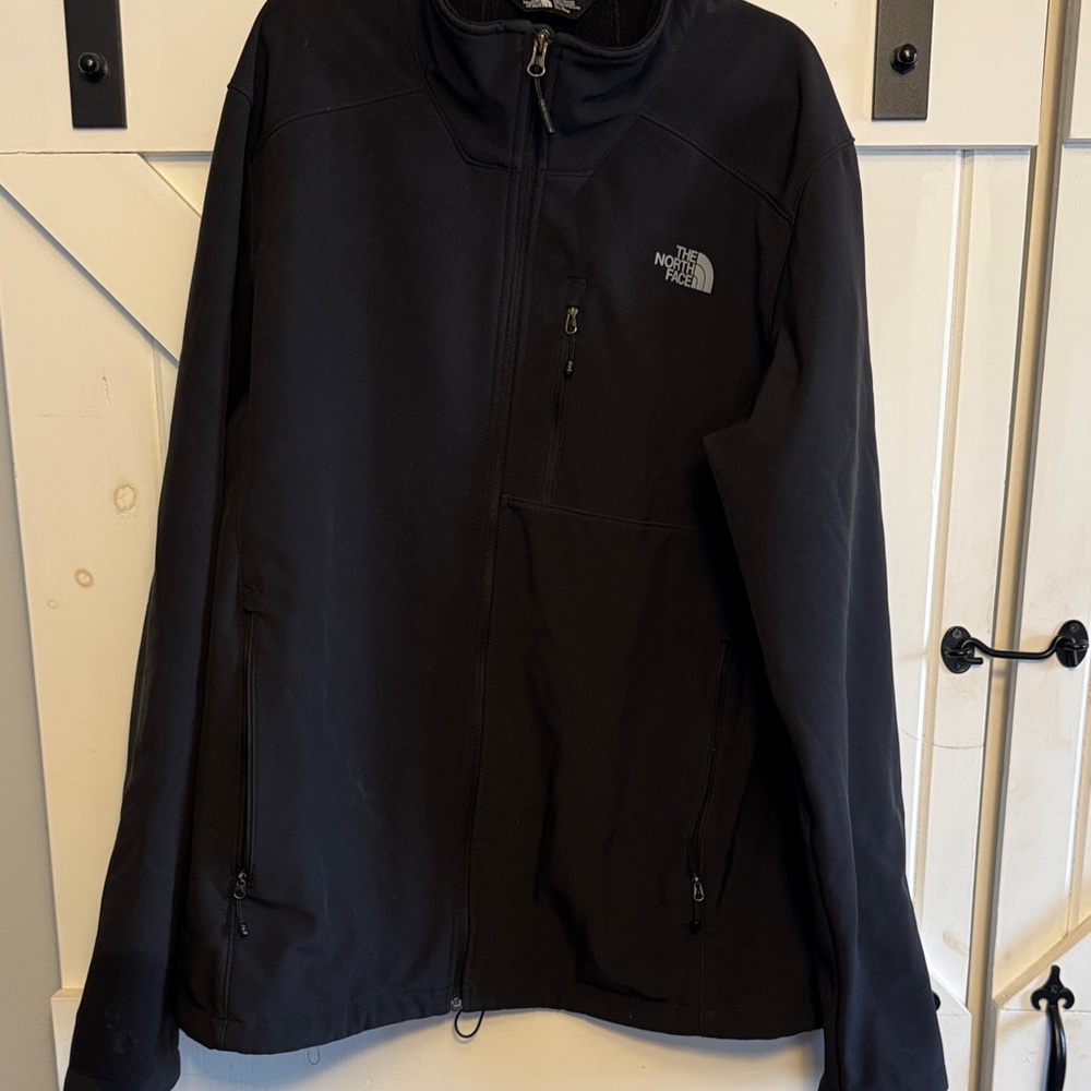 Men’s The North Face Black Zip-Front Softshell Jacket size XL Tall